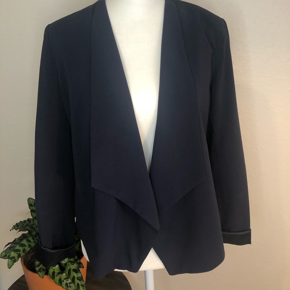 Navy blue open front blazer from Banana Republic
